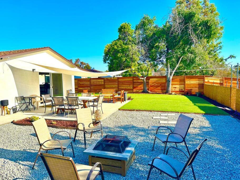 Modern With View And Large Private Backyard Holiday home