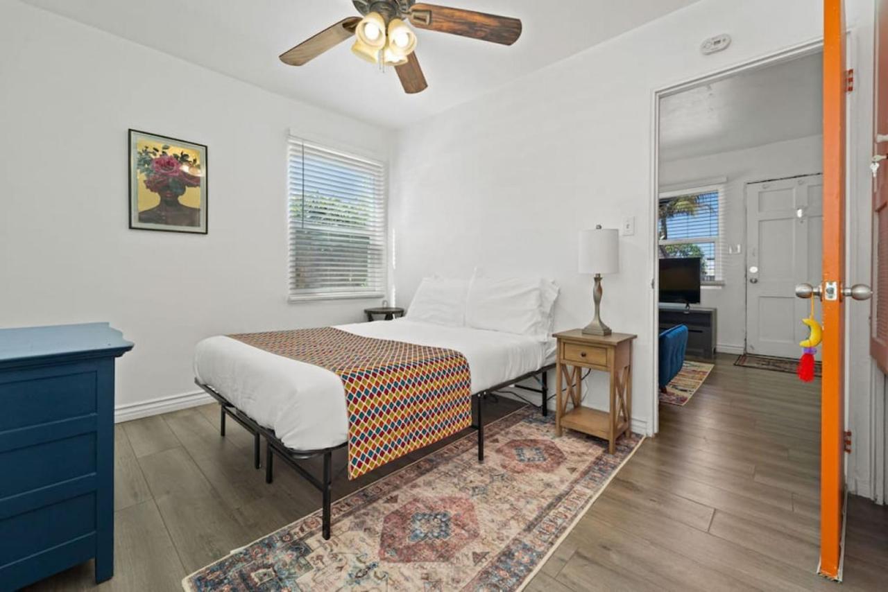 Apartment Sunny On 43rd By Rather Be