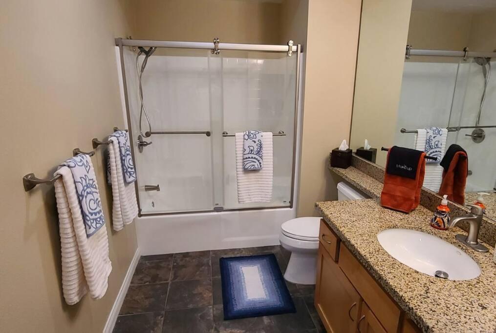 28 Night Minimum In The Gaslamp Quarter By Petco Park, Pool, Jacuzzi, Dogs Ok * San Diego