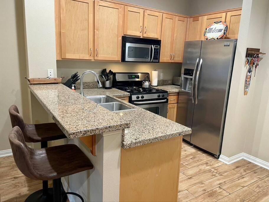 Apartment 28 Night Minimum In The Gaslamp Quarter By Petco Park, Pool, Jacuzzi, Dogs Ok
