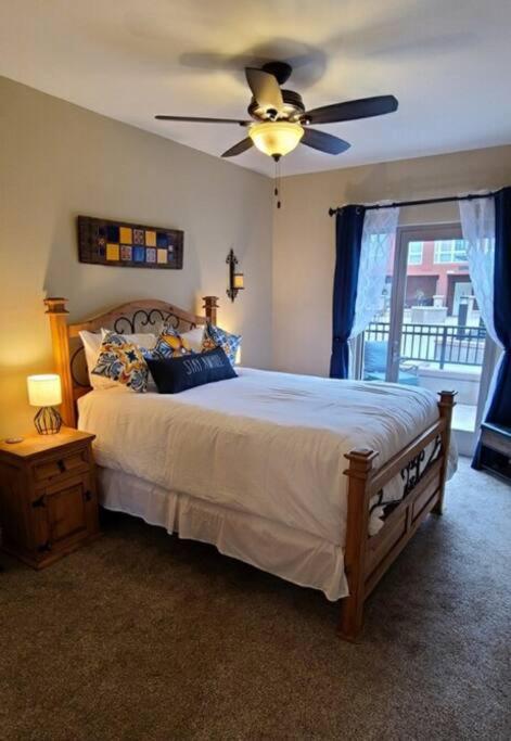 28 Night Minimum In The Gaslamp Quarter By Petco Park, Pool, Jacuzzi, Dogs Ok San Diego