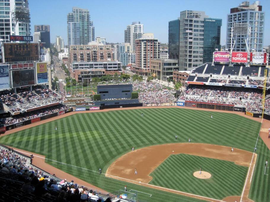 28 Night Minimum In The Gaslamp Quarter By Petco Park, Pool, Jacuzzi, Dogs Ok