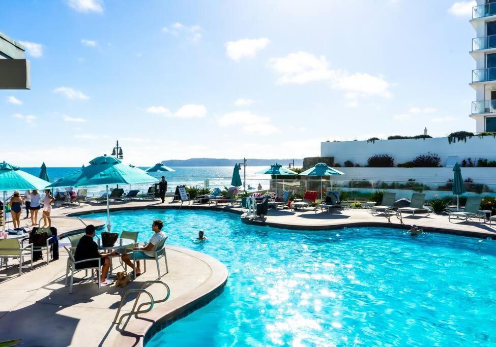 Luxury Beach-front High-rise