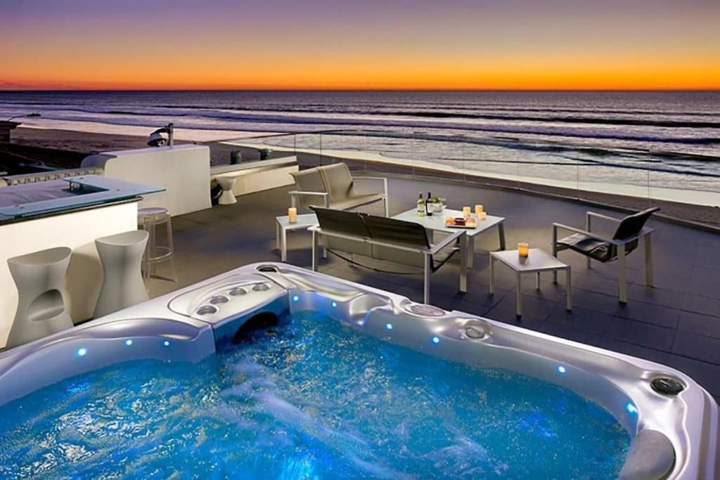 Crown Jewel In Mission At Ocean Front Walk Holiday home San Diego