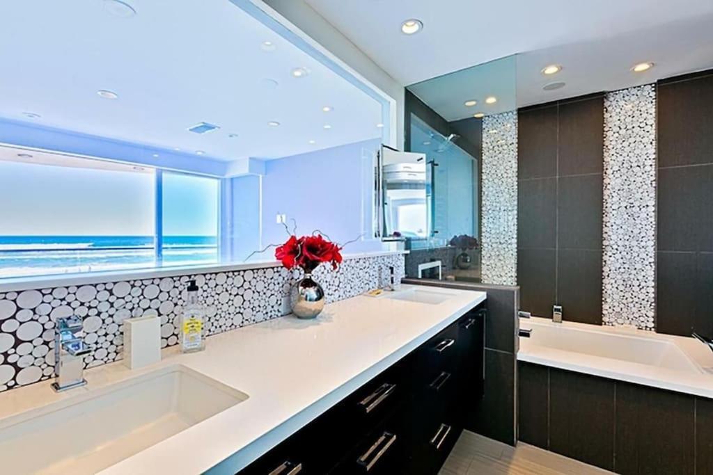 Crown Jewel In Mission At Ocean Front Walk San Diego