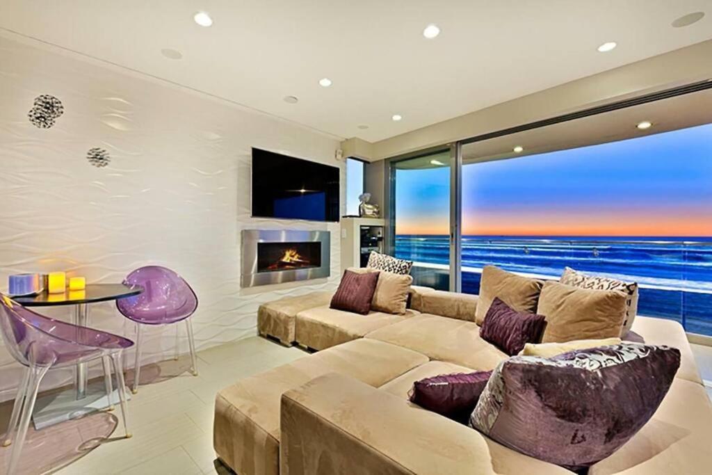 Crown Jewel In Mission At Ocean Front Walk Holiday home