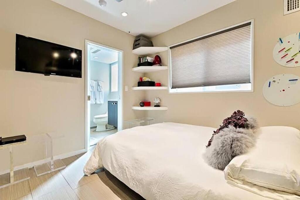 Crown Jewel In Mission At Ocean Front Walk * San Diego
