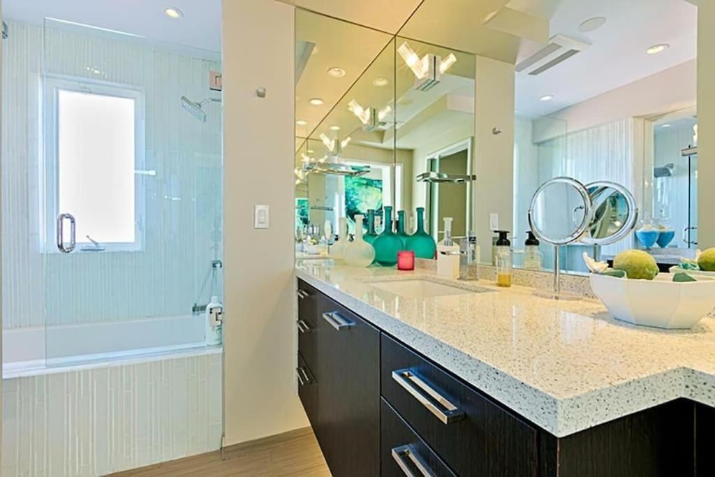 Crown Jewel In Mission At Ocean Front Walk San Diego