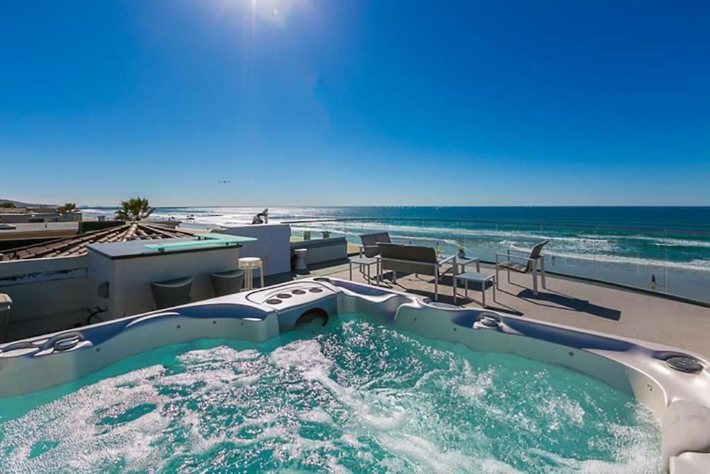 Holiday home Crown Jewel In Mission At Ocean Front Walk *