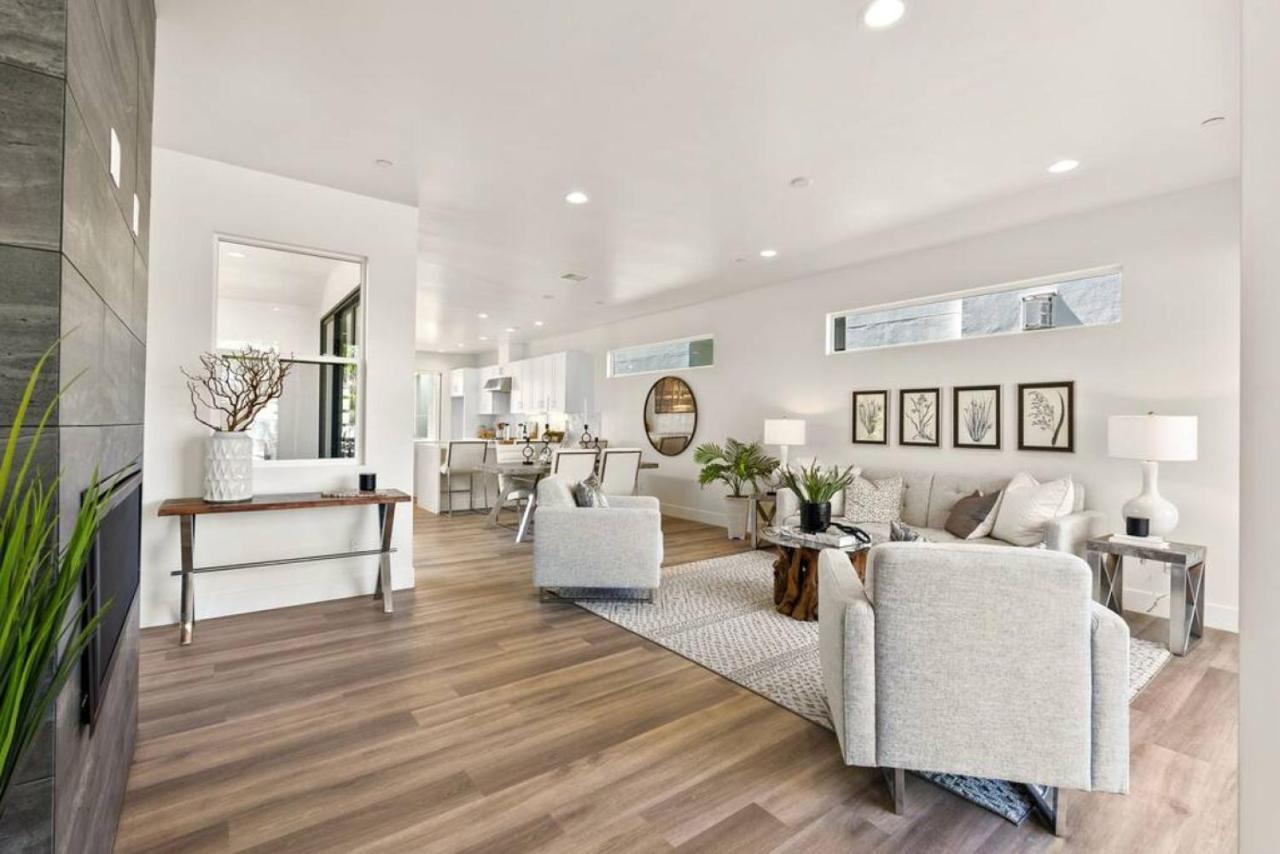 Modern, Spacious, W Rooftop View Holiday home *