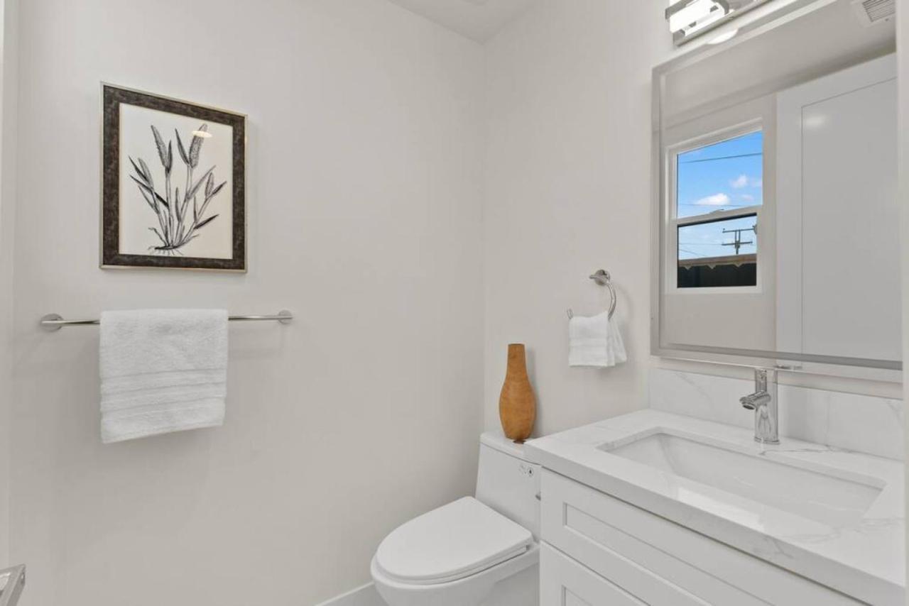 Modern, Spacious, W Rooftop View *