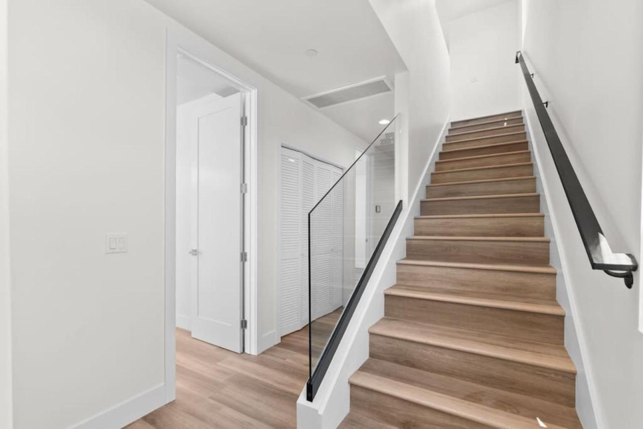 Modern, Spacious, W Rooftop View Holiday home