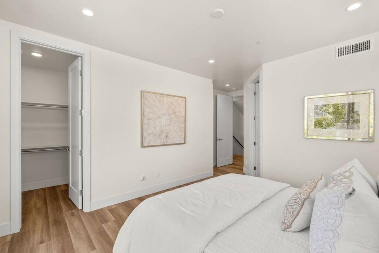 Modern, Spacious, W Rooftop View