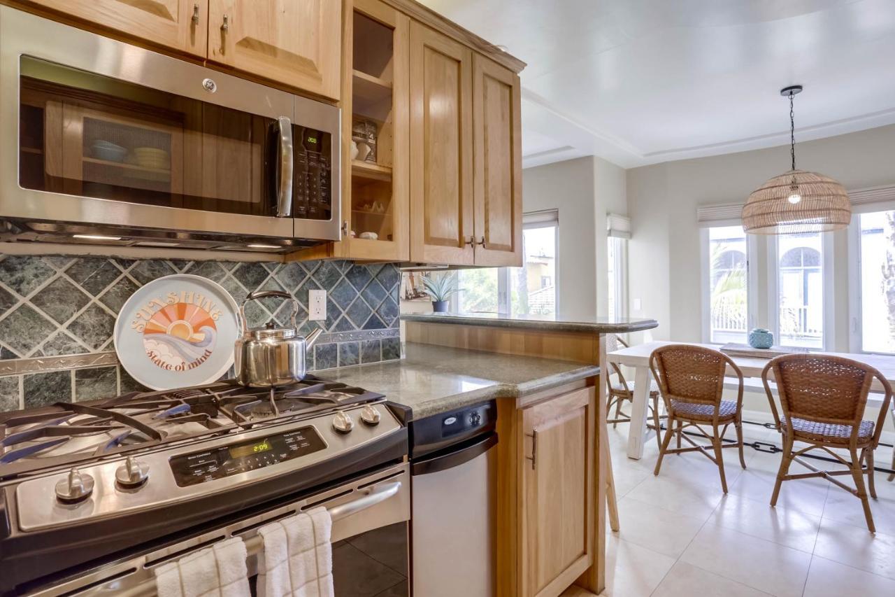 Stunning Ocean View W Rooftop Terrace, Firepit, Fast Wifi, Ac & Parking! Holiday home *