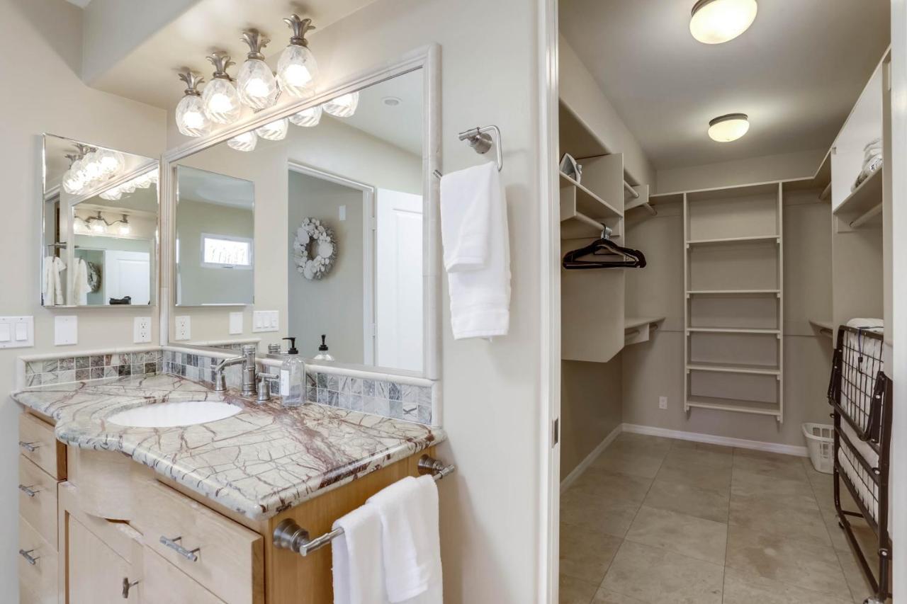 Holiday home Stunning Ocean View W Rooftop Terrace, Firepit, Fast Wifi, Ac & Parking! *