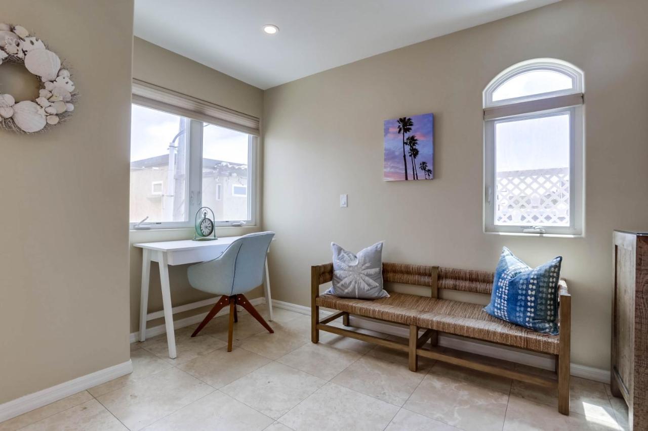 Stunning Ocean View W Rooftop Terrace, Firepit, Fast Wifi, Ac & Parking! Holiday home