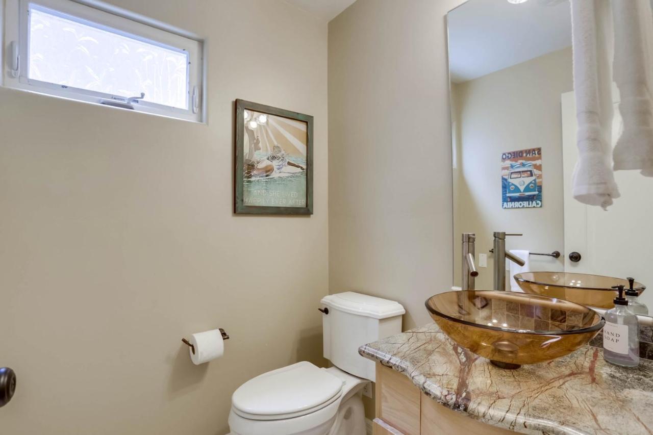 Stunning Ocean View W Rooftop Terrace, Firepit, Fast Wifi, Ac & Parking! Holiday home San Diego