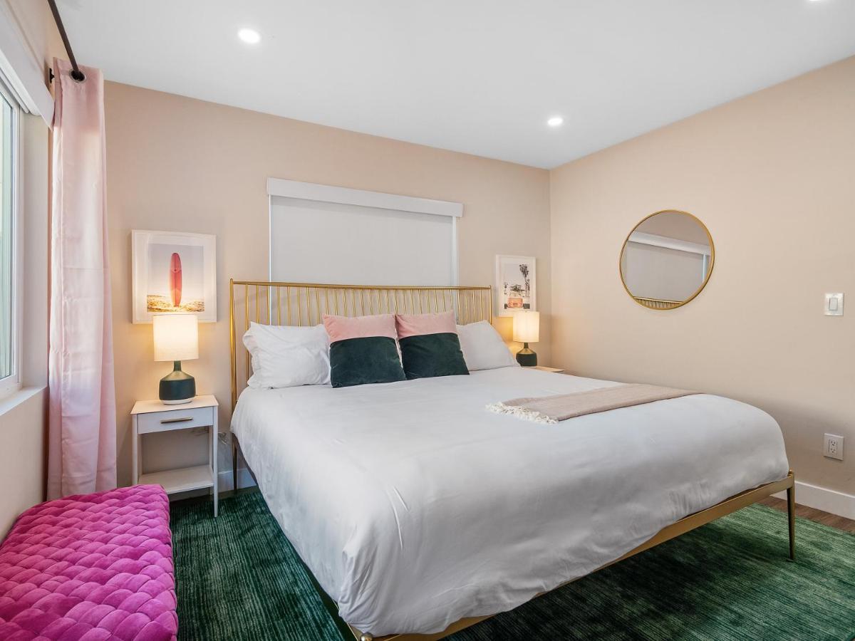Classic - Parking, Private Patio & Pet Friendly! Holiday home
