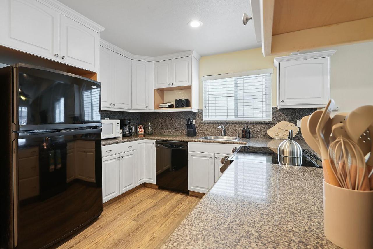 Stunning Delight With Hot Tub, Fire Pit, Parking & Walk To Beach! San Diego