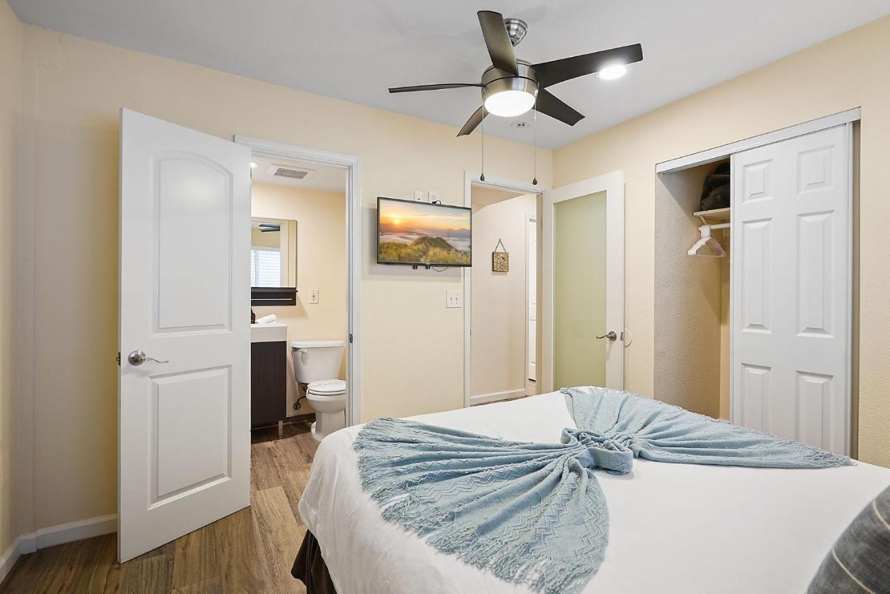 Holiday home Stunning Delight With Hot Tub, Fire Pit, Parking & Walk To Beach! *
