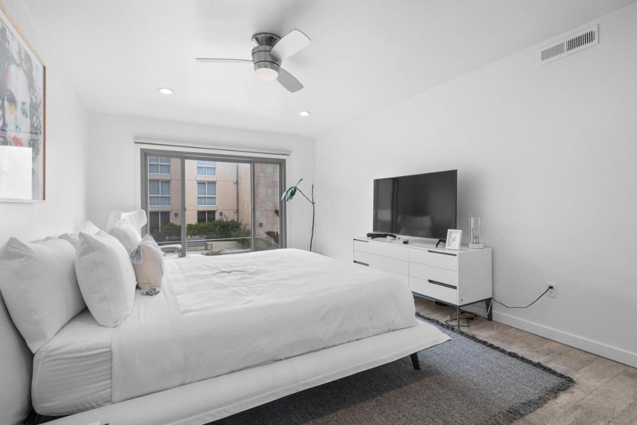 Beachfront Oasis Apartment *