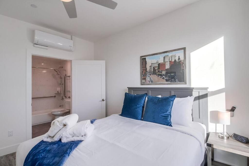 Apartment Park Blvd Paradise 303 King Bed With A Private San Diego
