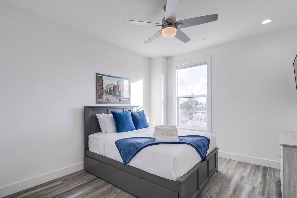 Apartment Park Blvd Paradise 303 King Bed With A Private San Diego