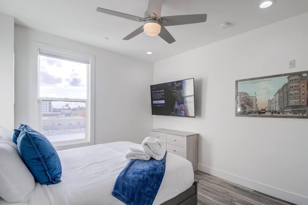 Park Blvd Paradise 303 King Bed With A Private
