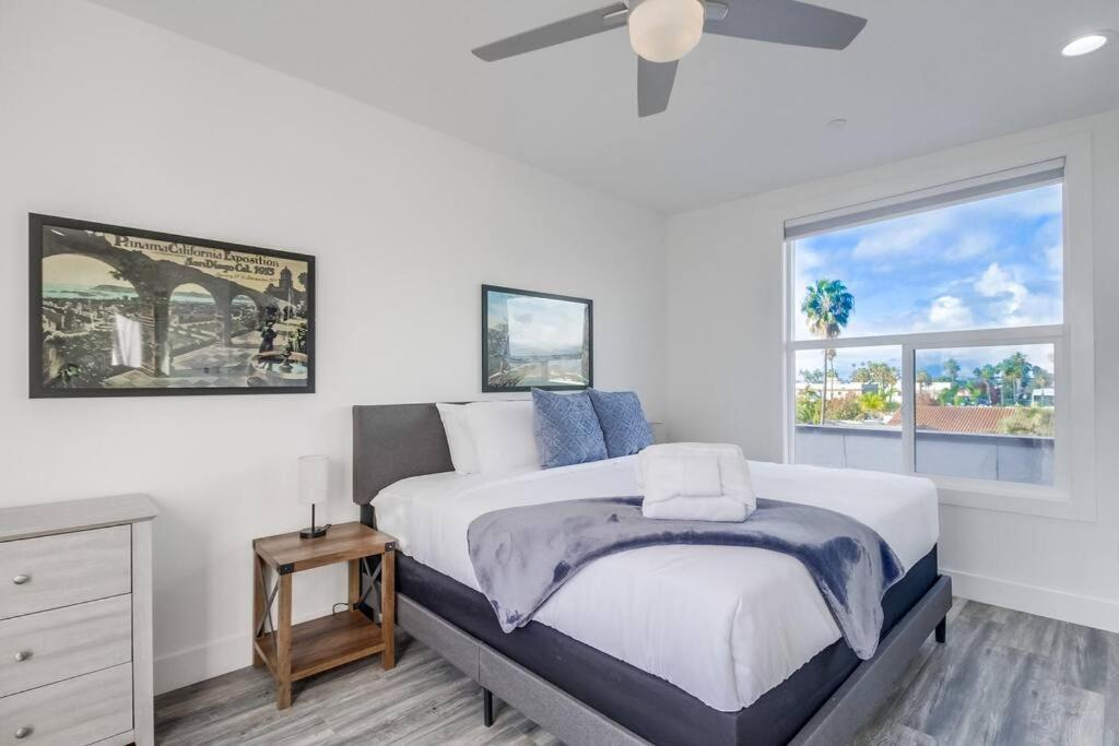 Park Blvd Paradise 303 King Bed With A Private San Diego