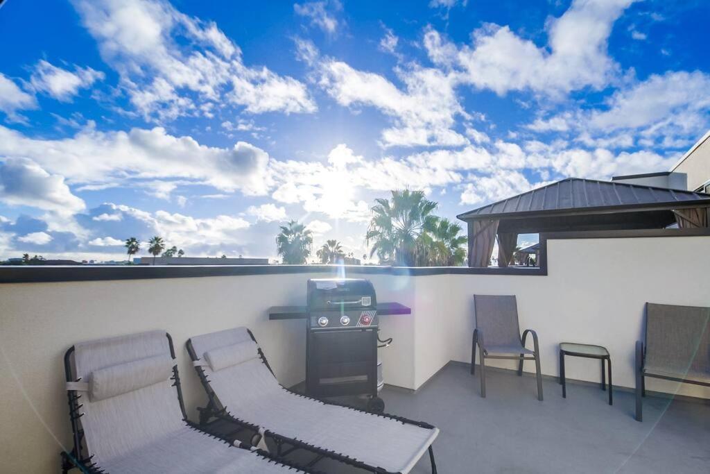 Park Blvd Paradise 303 King Bed With A Private *
