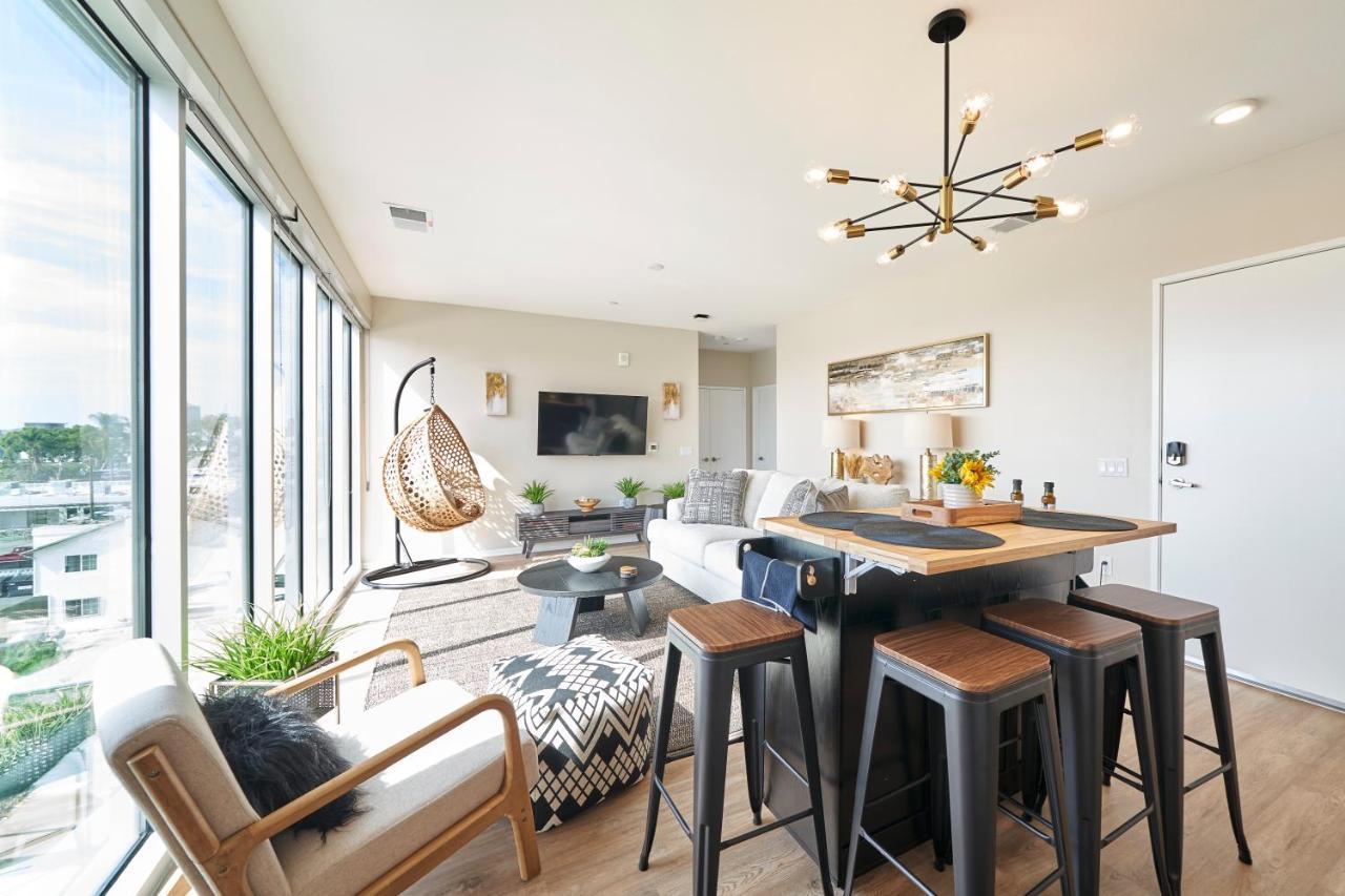 New Organic Modern Luxury 1bd/1ba- Close To Everything! Apartment