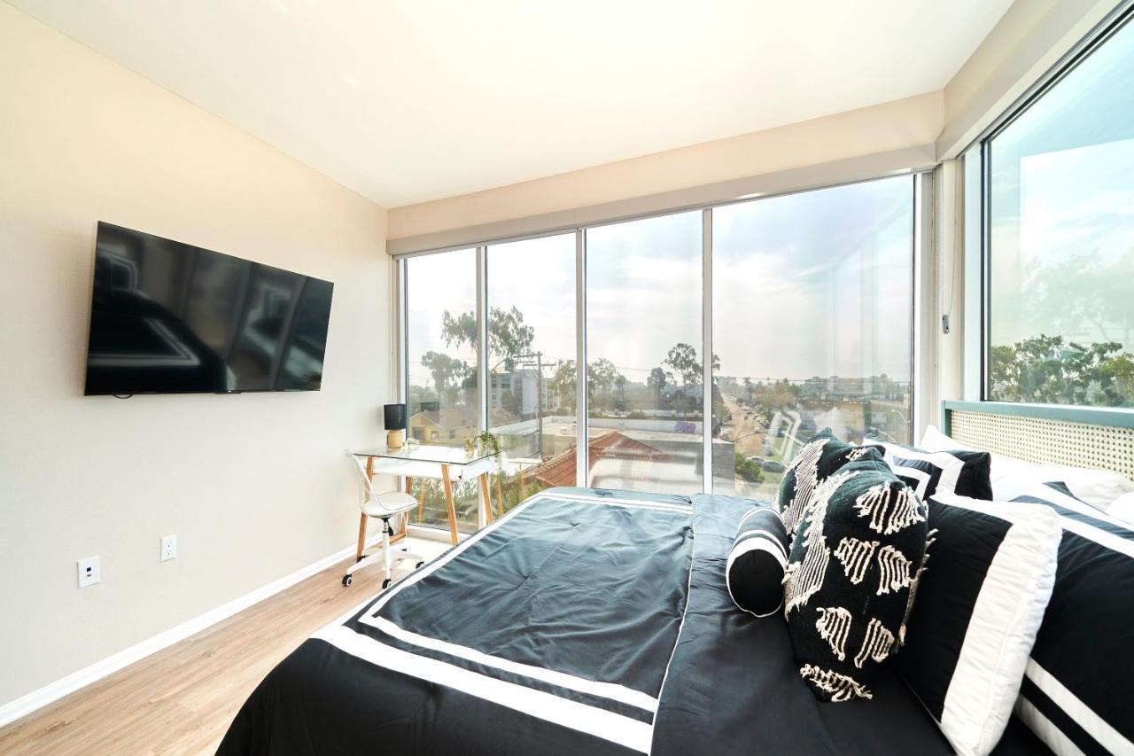 New Organic Modern Luxury 1bd/1ba- Close To Everything! Apartment