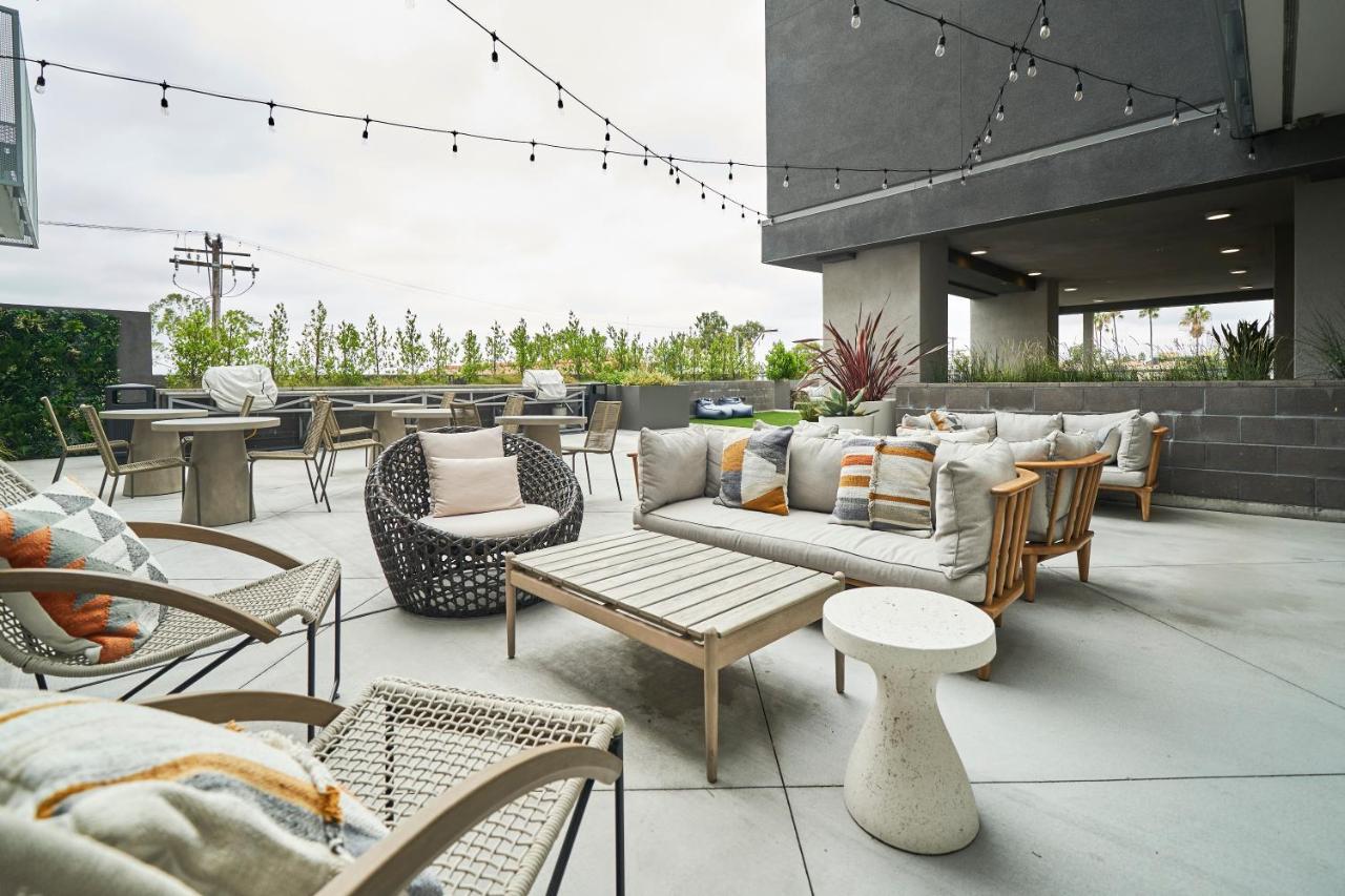 New Organic Modern Luxury 1bd/1ba- Close To Everything!