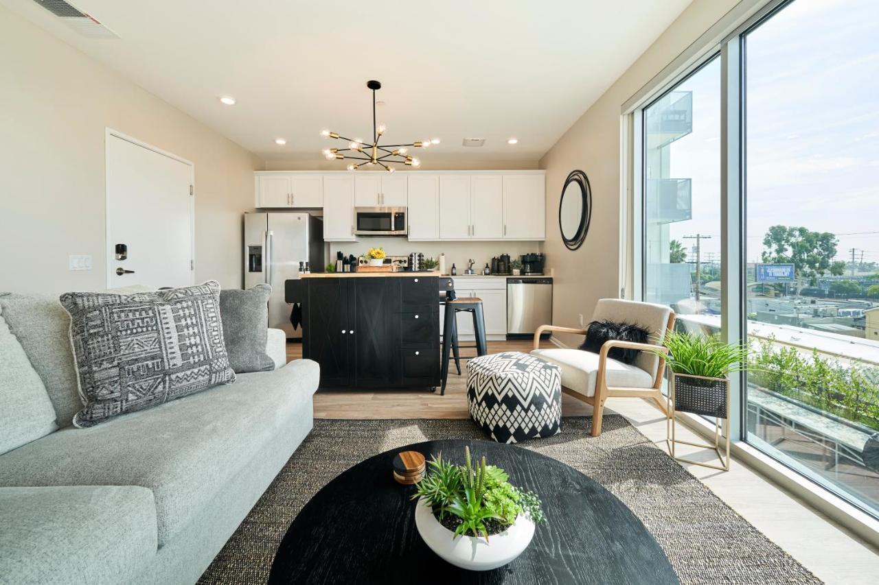 New Organic Modern Luxury 1bd/1ba- Close To Everything! *