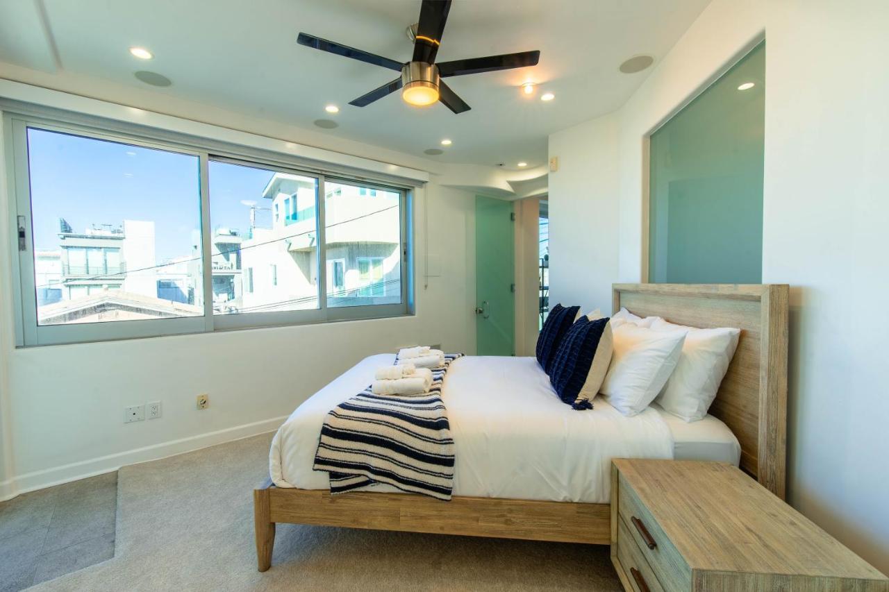 Ocean View, Two-level With Stunning View, Decks, Fast Wifi & Fireplace *