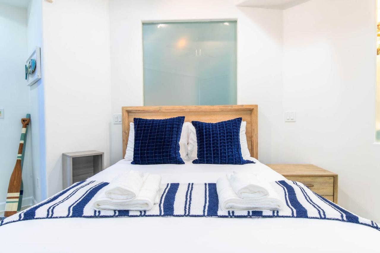Ocean View, Two-level With Stunning View, Decks, Fast Wifi & Fireplace San Diego