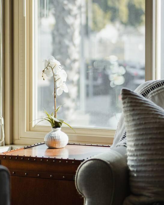 Casa Flora -2br- Free Parking In Little Italy! Apartment San Diego