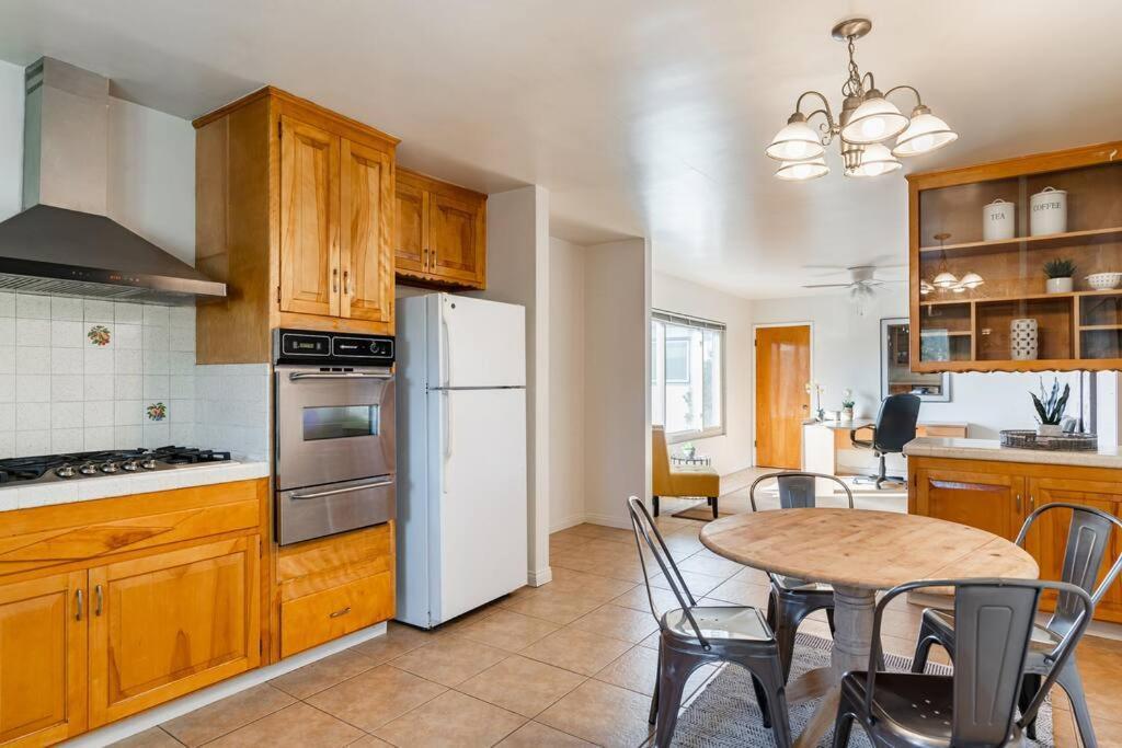 Casa Flora -2br- Free Parking In Little Italy! San Diego