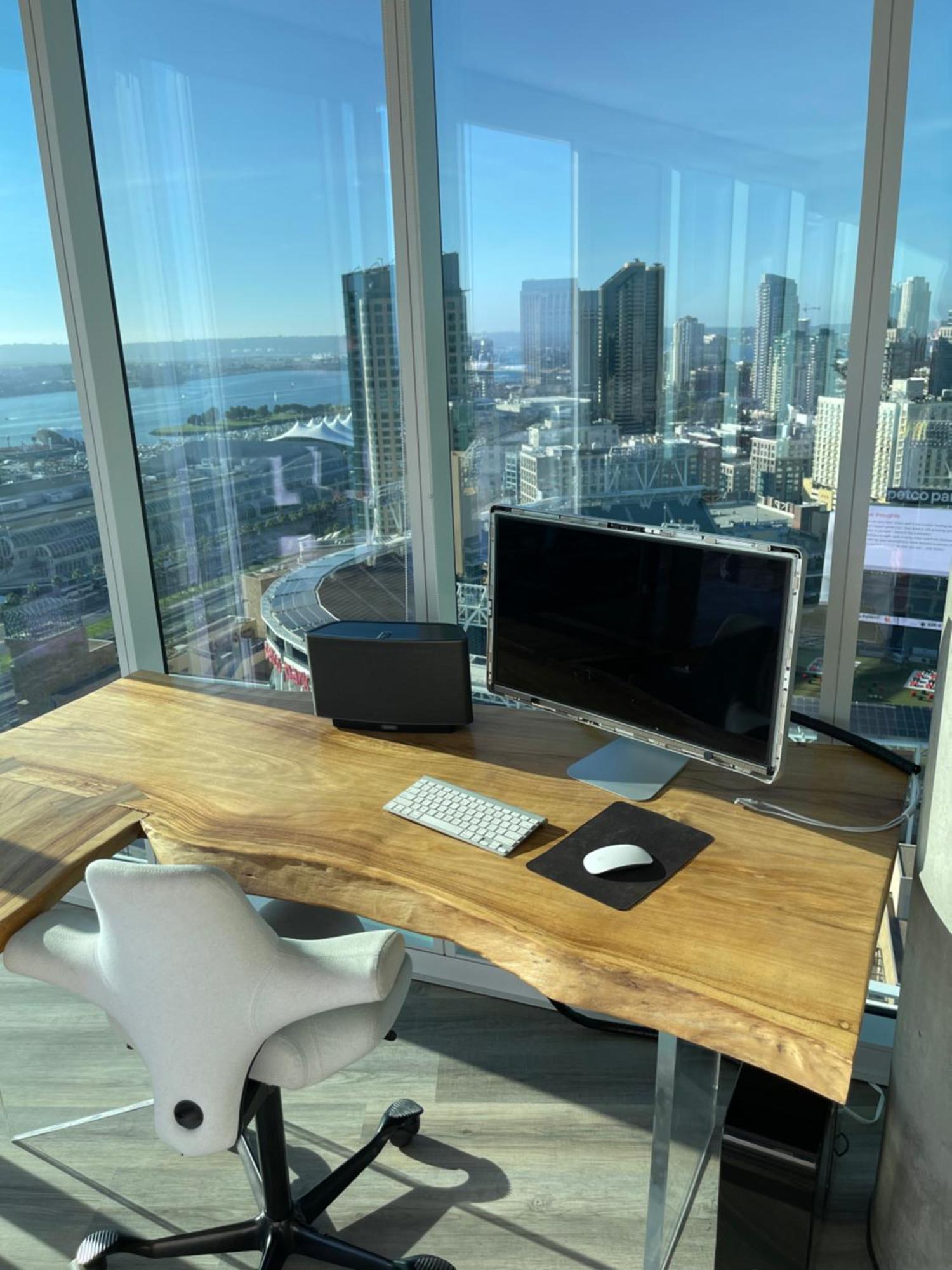 Massive Penthouse Overlooking All Of Apartment