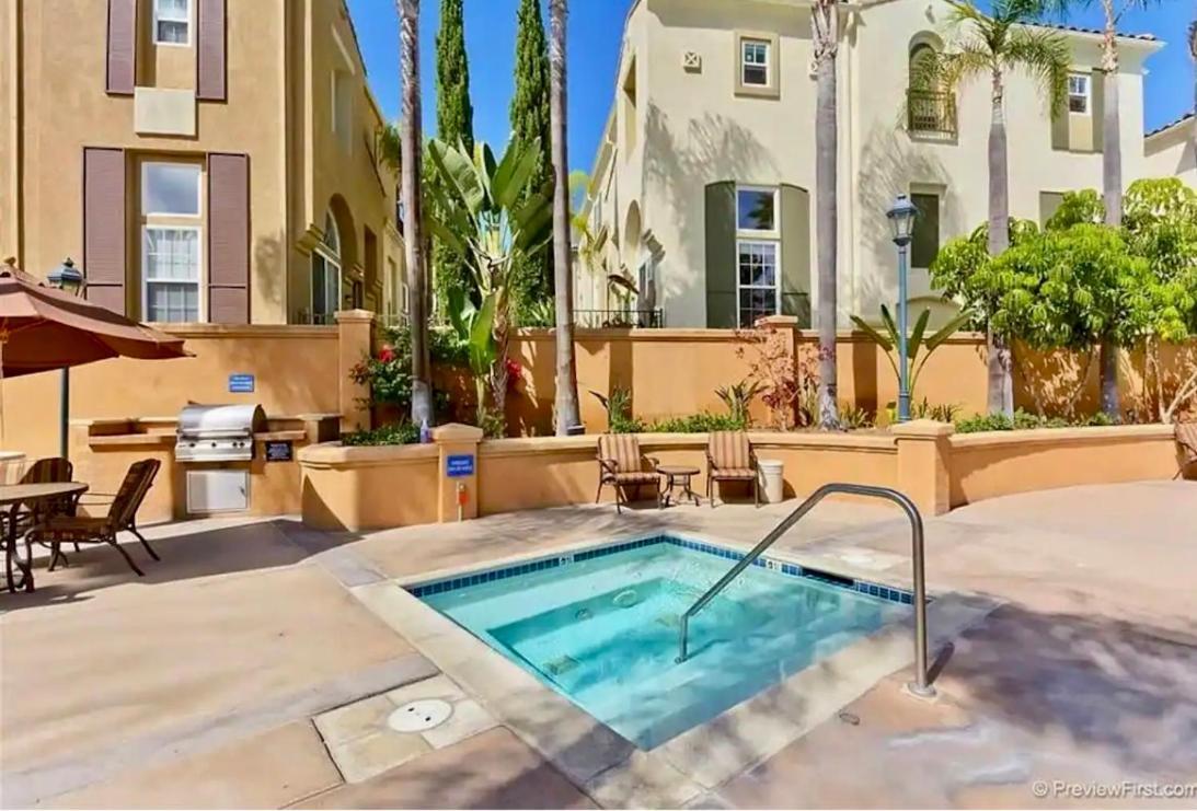 Del Mar Luxury Apartment