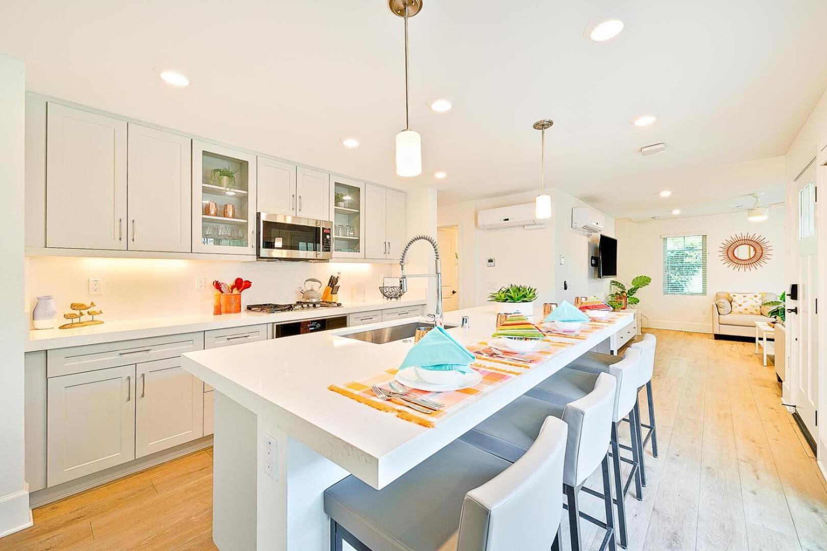 Bayside Cove 5 *