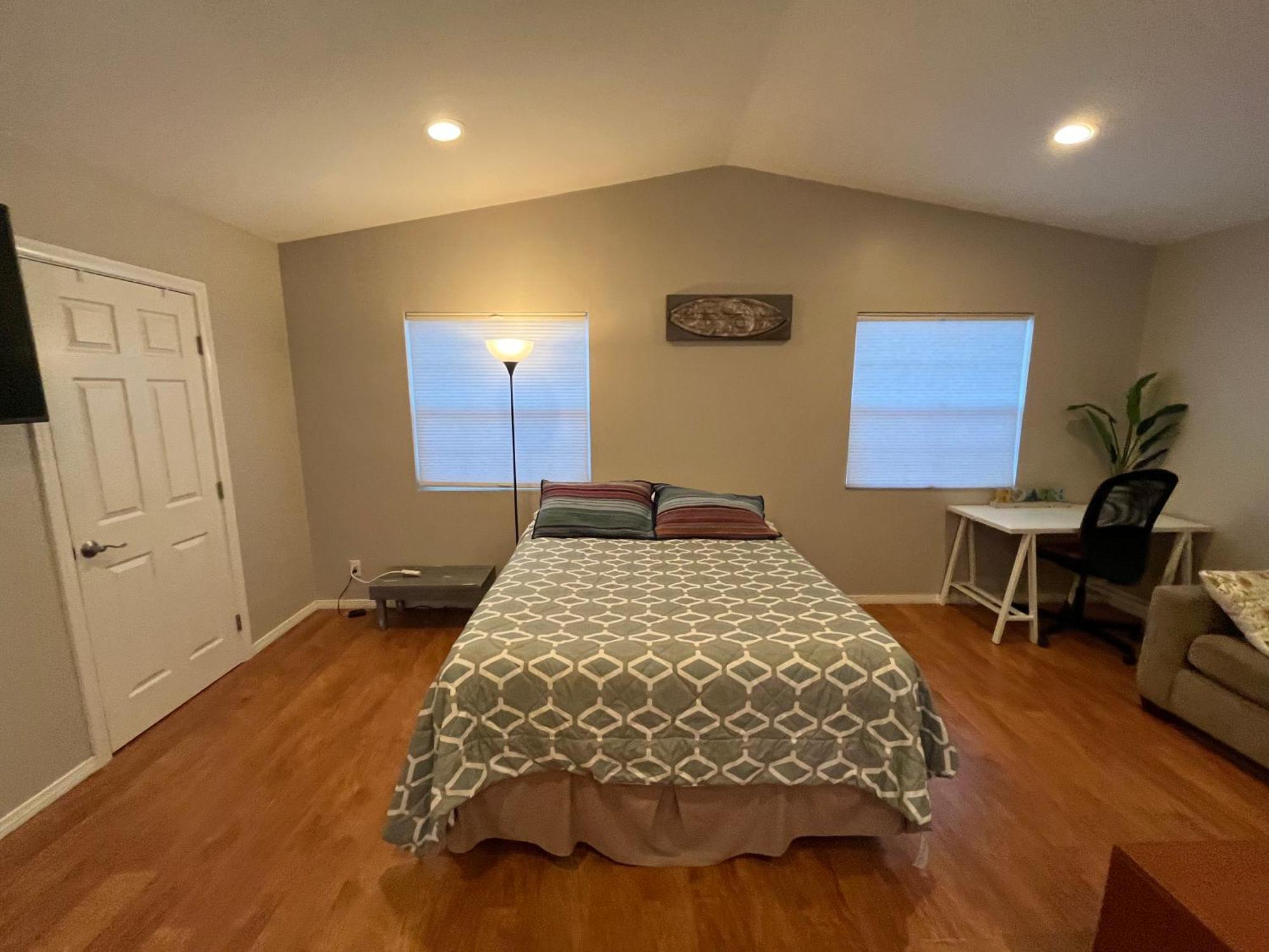 Guest house Huge Stand Alone In Heart Of La Jolla San Diego