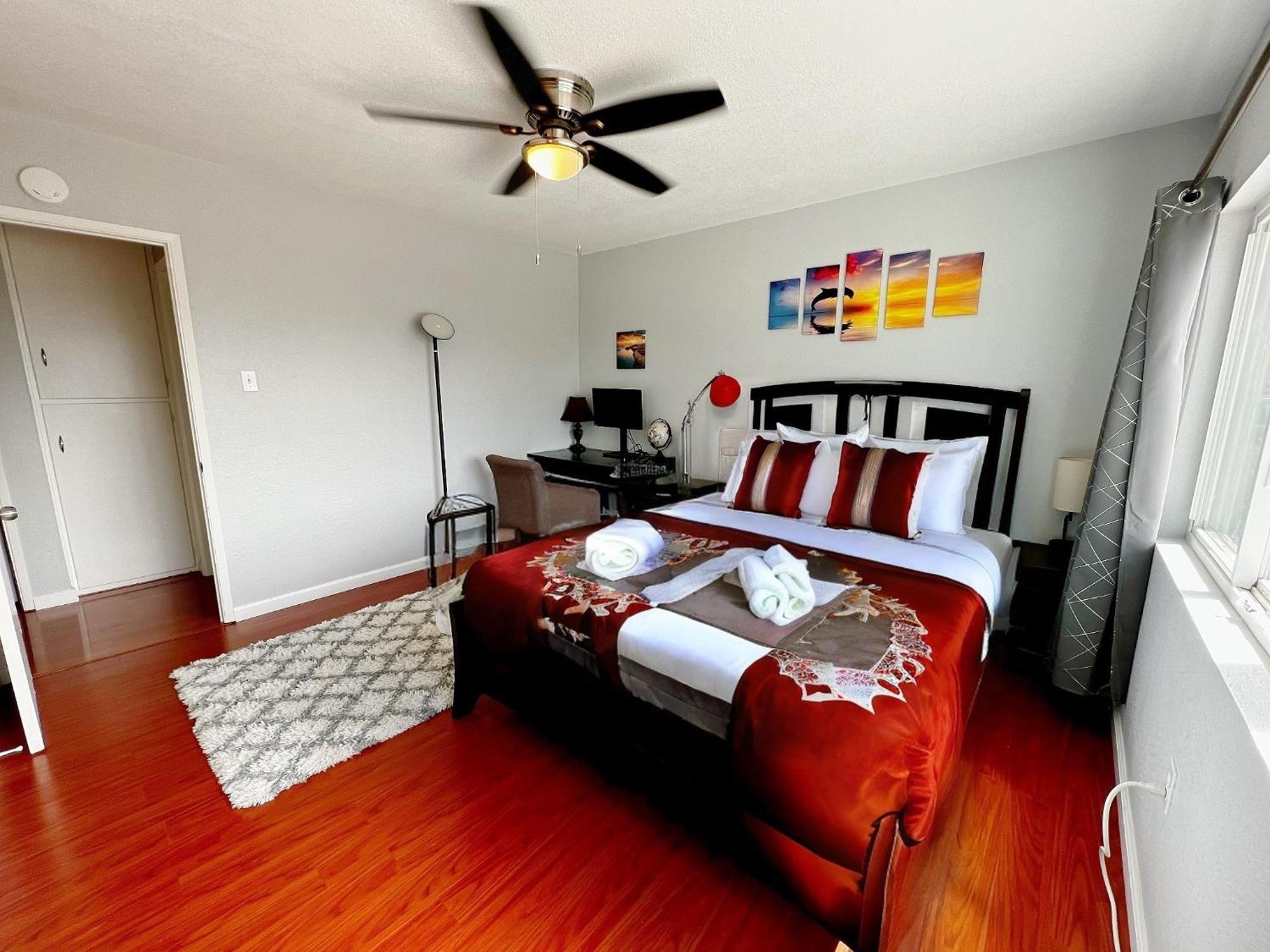 Seaworld Retreat: 4br House/jacuzzi/bbq