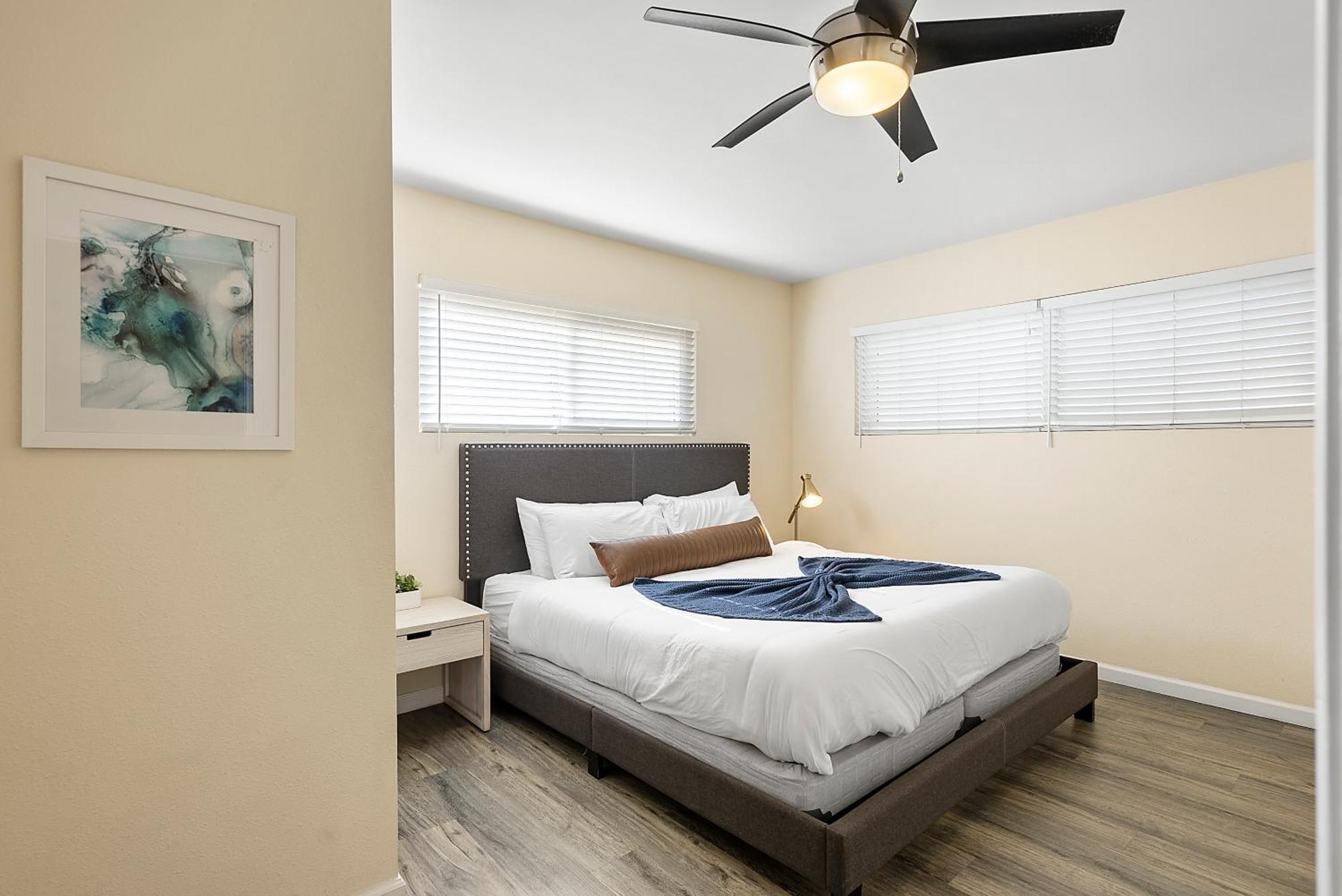 Holiday home Windansea Coastal Haven - Steps To