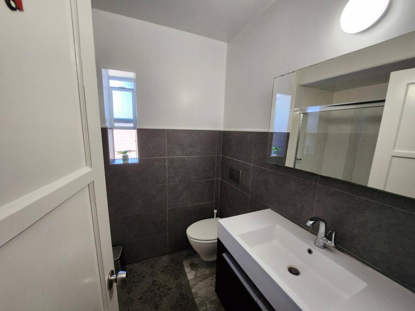 Private Room3 Own Entry Shared Bath One Guest Walk To Ucsd Holiday home *