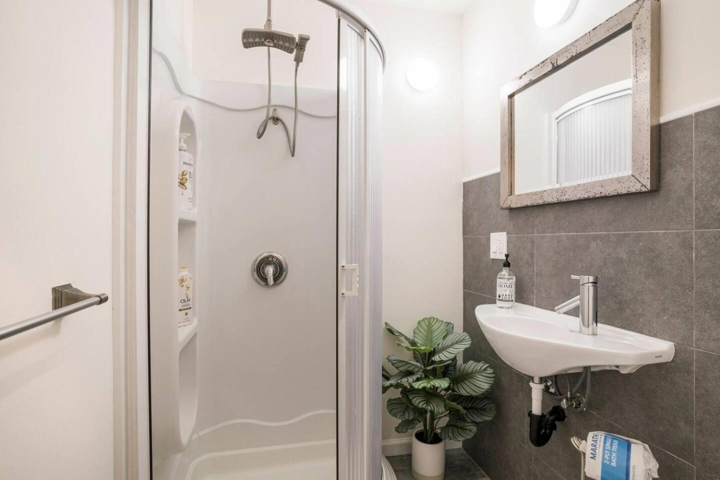 Private Room0 Own Bath Own Entry Shared Kitchen Walk To Ucsd Holiday home