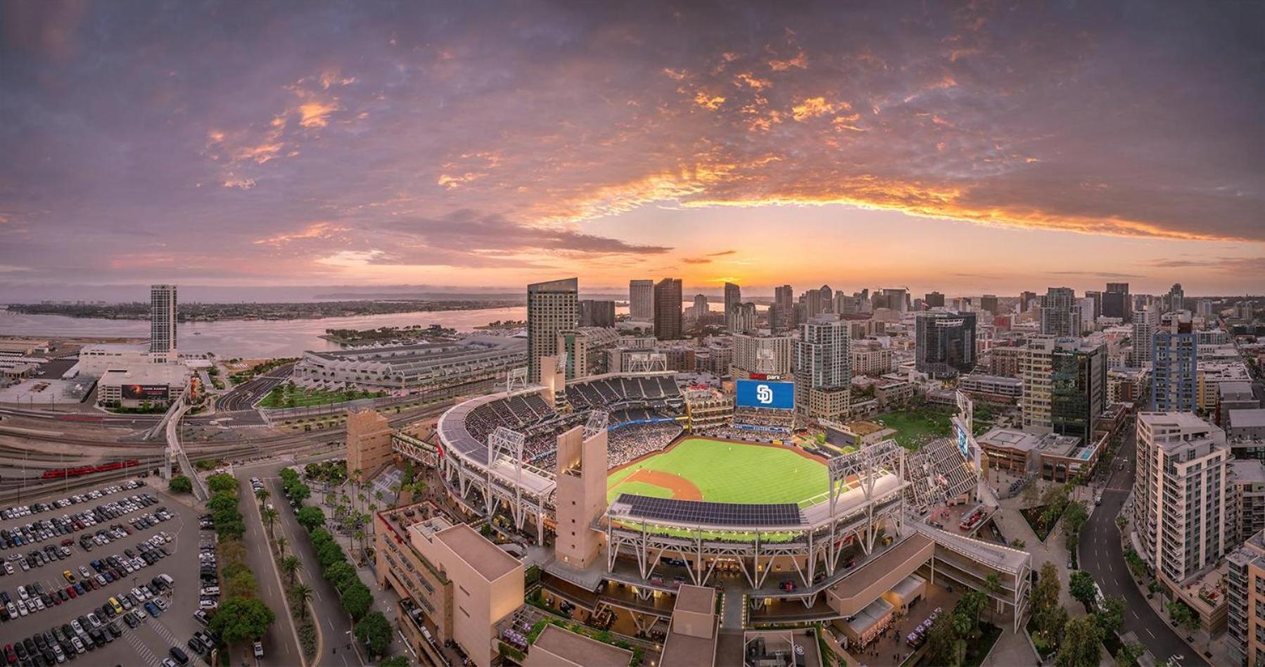 Massive Penthouse Overlooking All Of Apartment San Diego