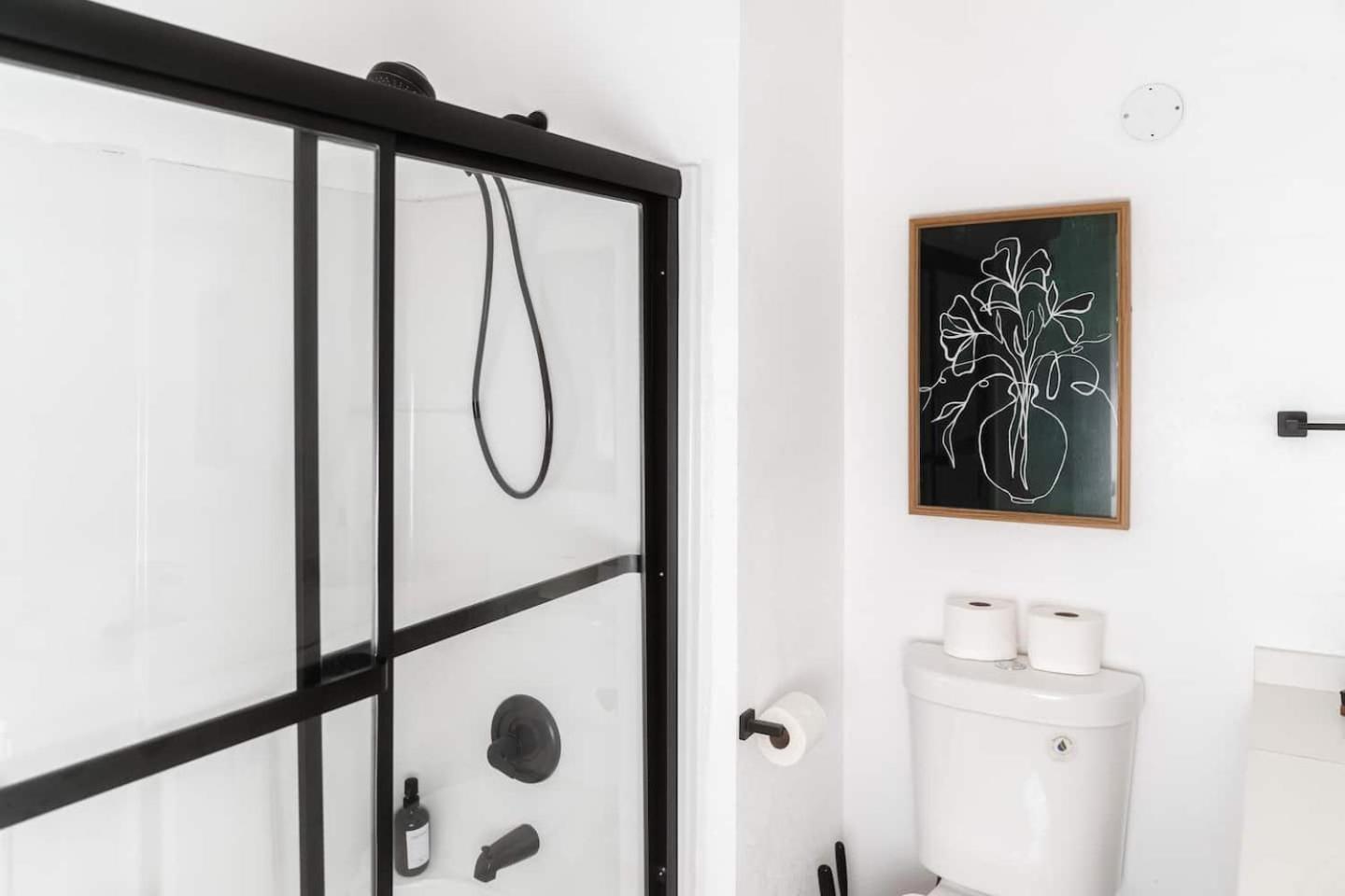 Cozy Private Home, 10-min From Dt, & Parks
