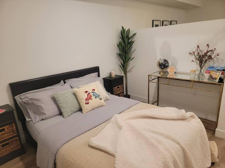 Amazing Big Studio Near Balboa Park Jacuzzi Rooftop Free Parking! Apartment San Diego