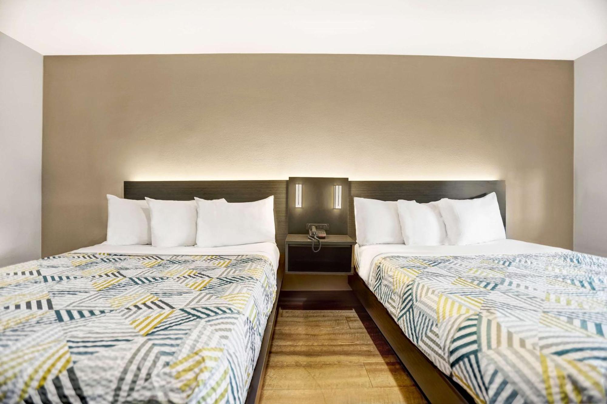 6 San Diego, Ca Airport Harbor Hotel 2*
